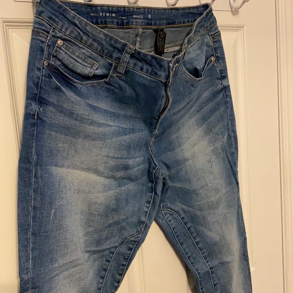 Jeans with inner thigh detail - Picture 2 of 3